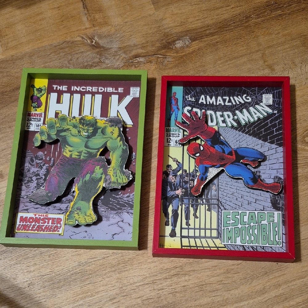 Marvel Hulk and Spider-Man Comic Art Wall Decor in Green and Red Frames